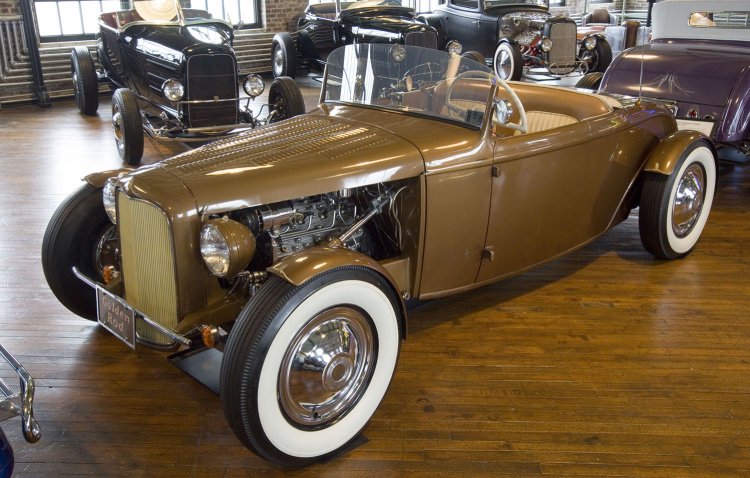 1932 Ford Roadster - Golden Rod