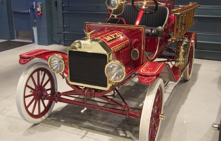 1916 Ford Model T Fire Engine