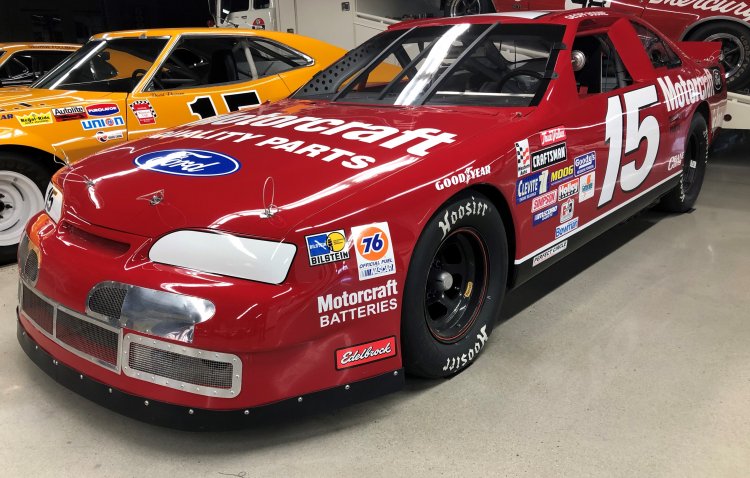 1993 Ford NASCAR Thunderbird - Bud Moore