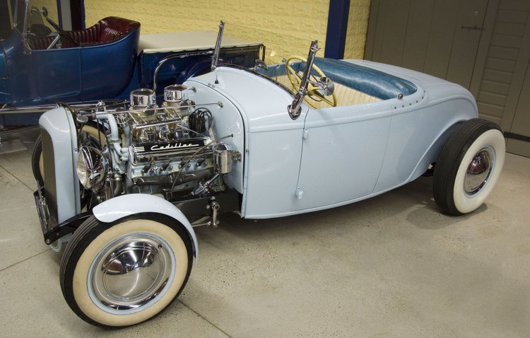 1932 Ford Roadster - 