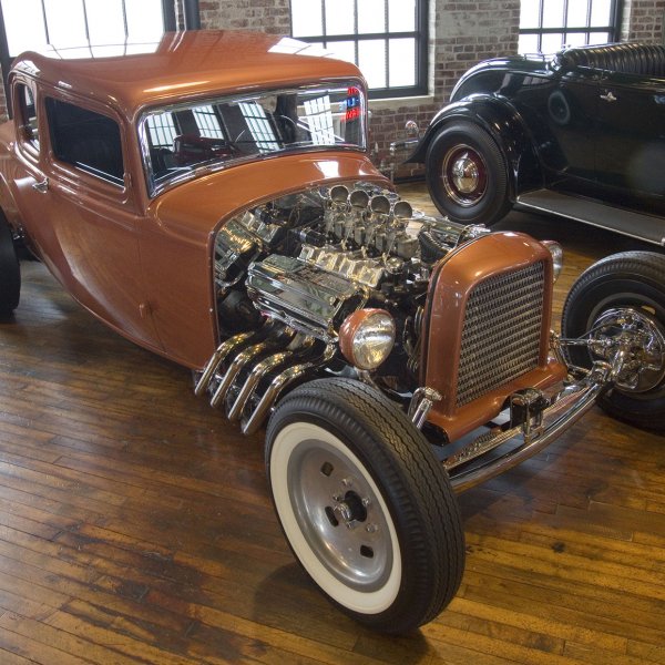 1932 Ford 5-Window Coupe - Avenger
